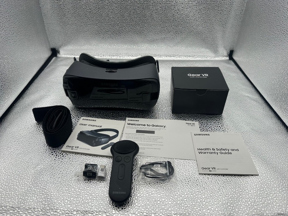 Samsung VR Oculus SM-R324NZAAXAR Goggles with Controller, Open Box-TESTED