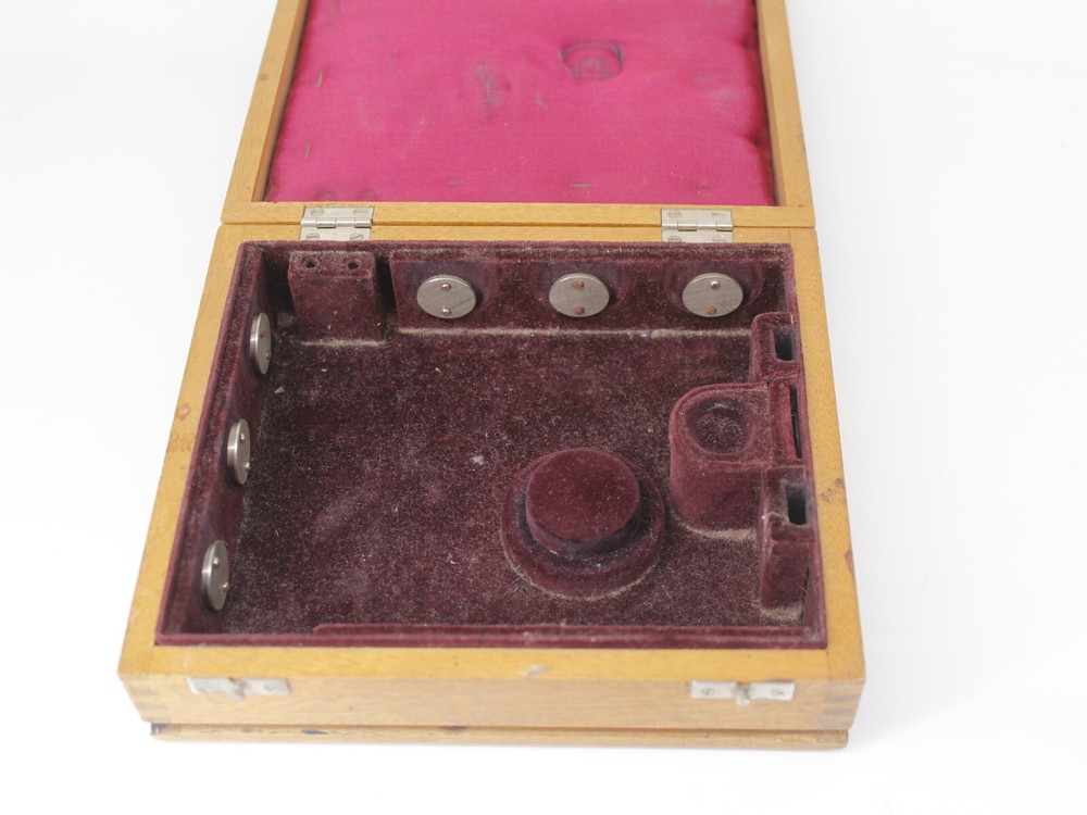 Leitz Microscope POL Wooden Chest  #NK9