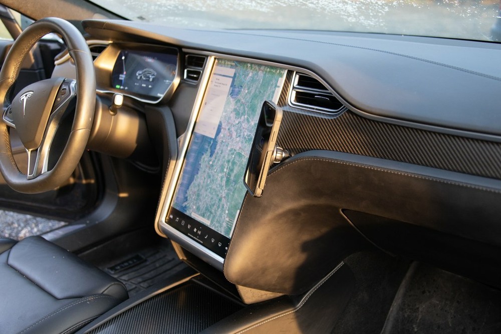 Direct Fit Phone Mount - Tesla Model S (2012-2020) & X (2012+)