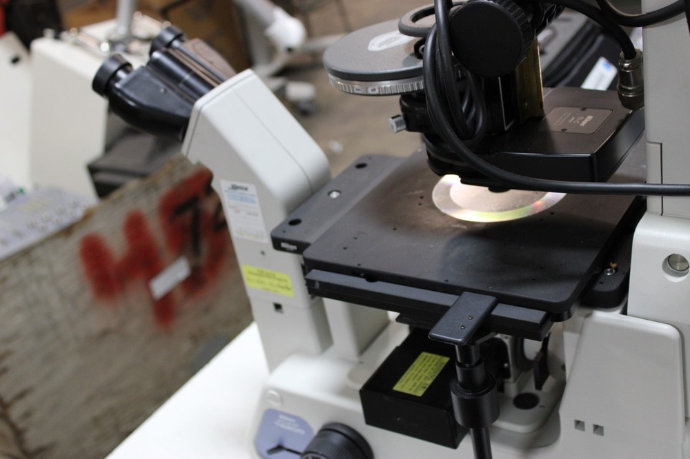 Nikon Eclipse TE200 Inverted Phase Contrast Microscope