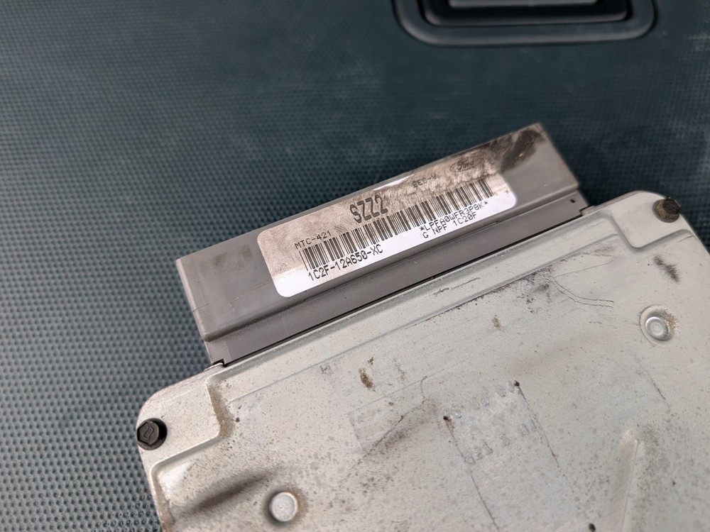 01 FORD E350 VAN 6.8L Engine ECM ECU Computer Control Module 1C2F-12A650-XC SZZ2