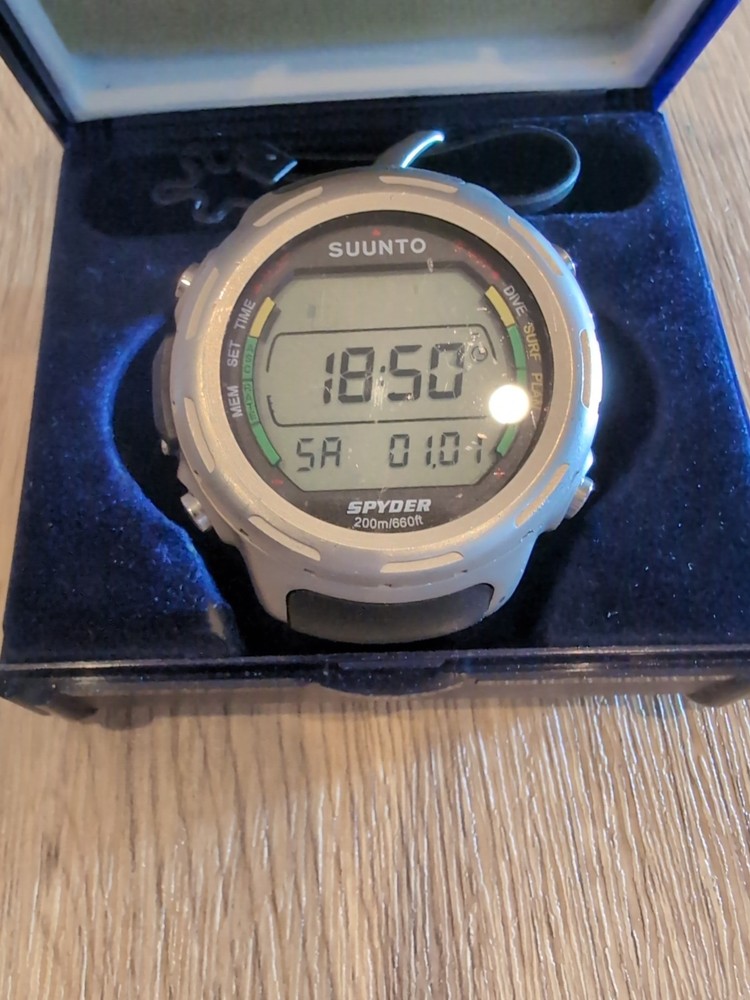 SUUNTO dive computer Spyder With Box New Battery