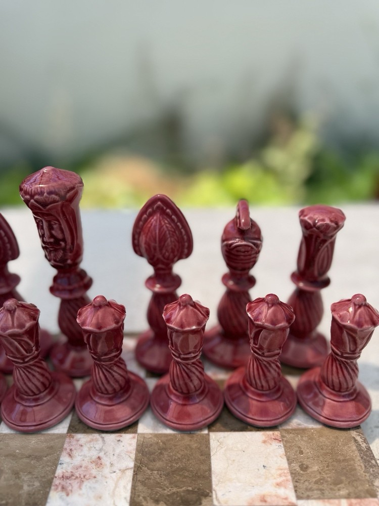 15 Piece Glossy Ceramic Chess Set Rose Colored SEE