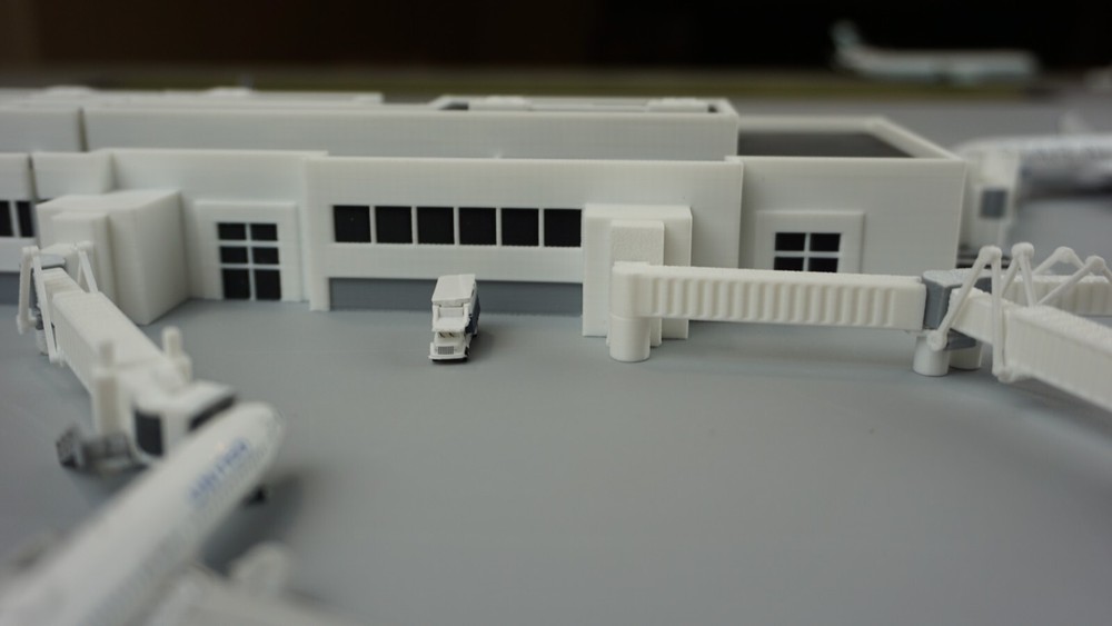 1:400 Model Airport Terminal | Concourse | Clipper Models