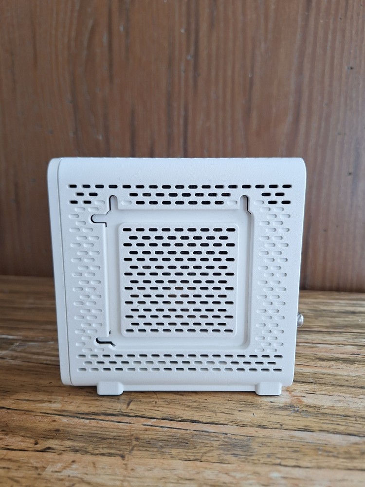 ARRIS SB8200 Surfboard Cable Modem Fast DOCSIS 3.1 Tested