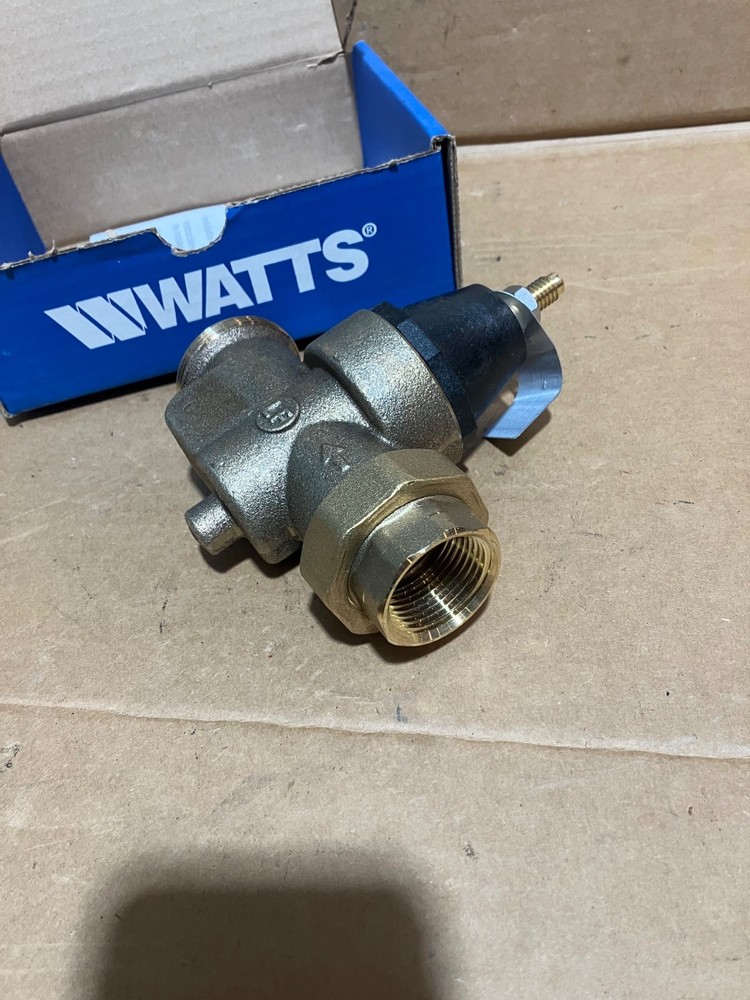 Watts Pressure Reducing Valves LFN45BUM1 1” NEW IN BOX 0960025