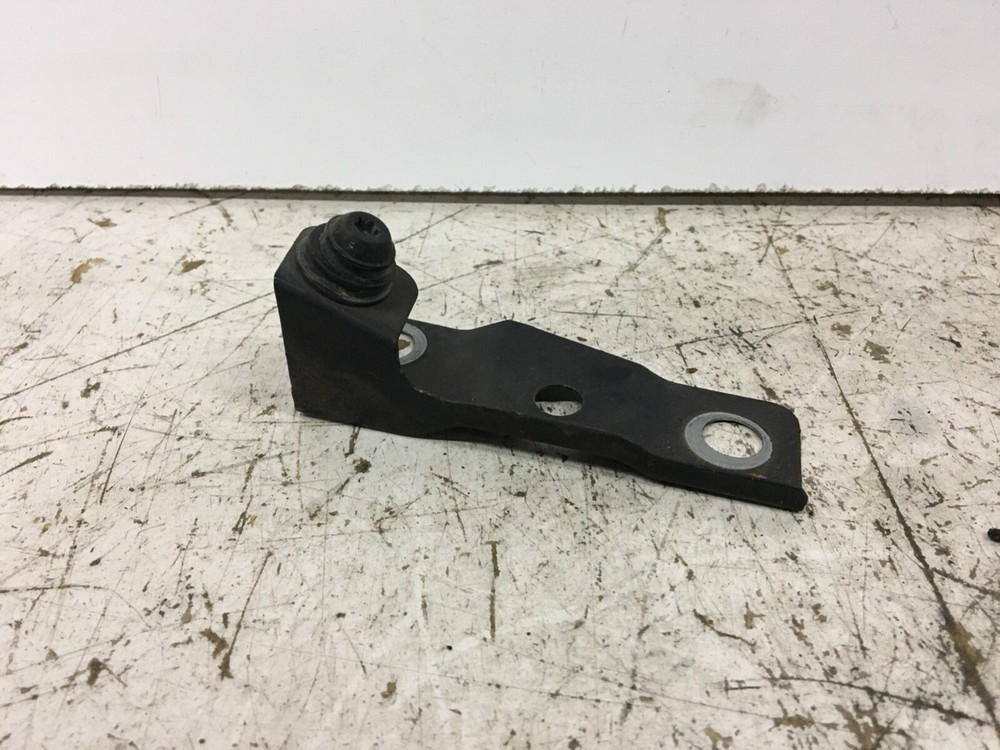 AUDI A7 4G8 2011- PASSENGER LEFT SIDE FRONT WING UPPER SUPPORT BRACKET 4G8809321