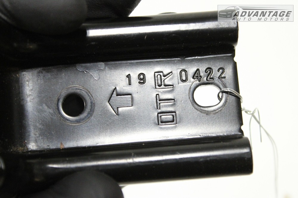 2019-2021 KIA FORTE REAR RIGHT SECOND ROW LOWER SEAT BRACKET SUPPORT LATCH OEM