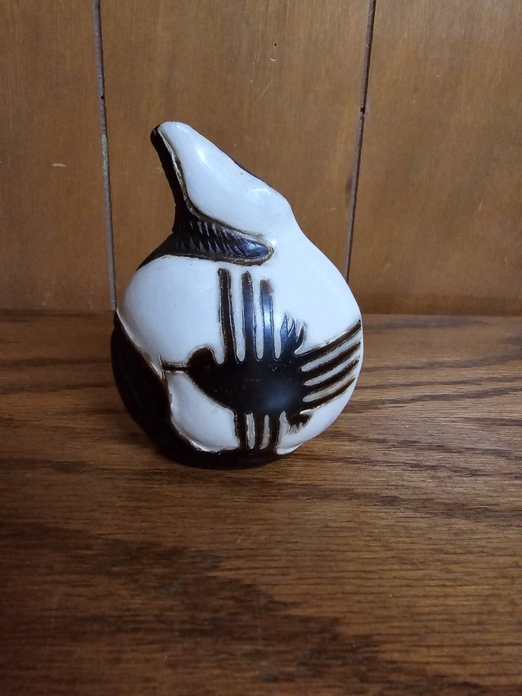 Vintage Peruvian Chulucanas Peru Pottery Vase Handmade Hand Painted Signed Folk