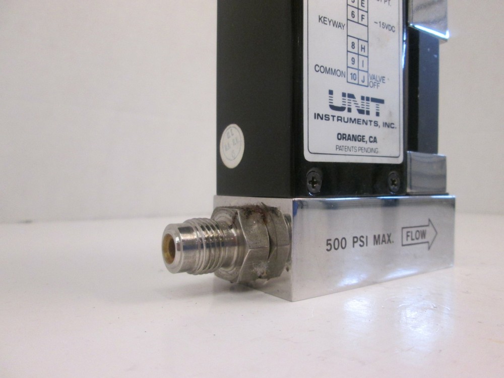 Unit UFC-1000, MFC, Mass Flow Controller, SIH2CL2, 50 SCCM, Used