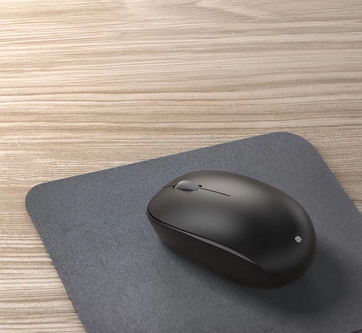 Incase - Bluetooth Mouse Designed by Microsoft - Wireless - Black