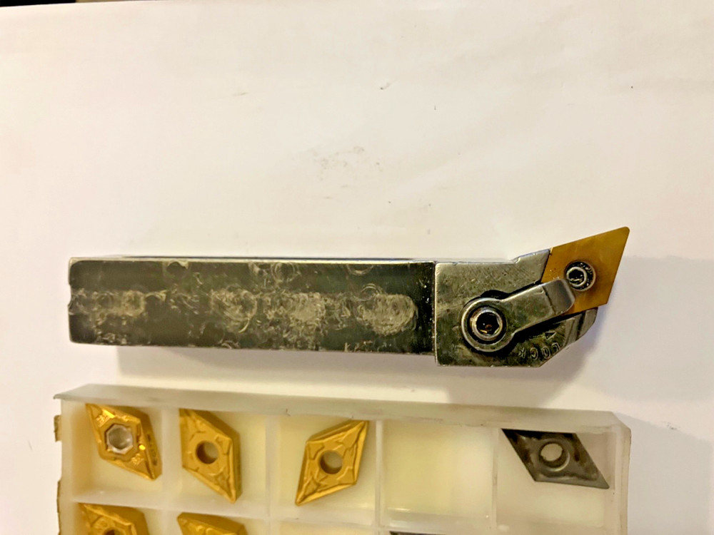 Used Turning tool, & 9 inserts. Uses Dnmg 400 series inserts. Details below!!!