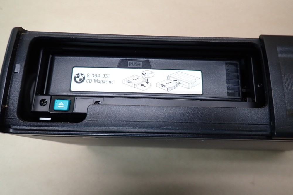 2000 BMW K1200LT SIX DISC CD CHANGER CD PLAYER