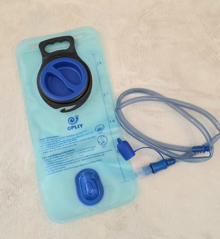 OPLIY Hydration Backpack with A 2L Water bladder.