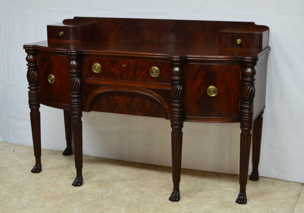 HENREDON MAHOGANY SIDEBOARD