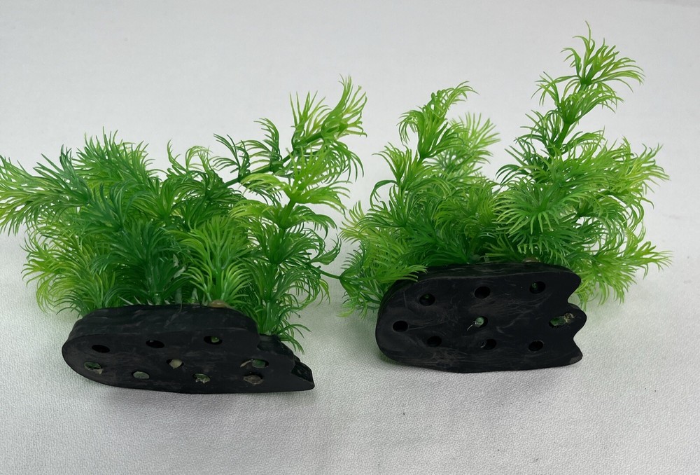 2PC Xunyee Plastic Aquarium Plants