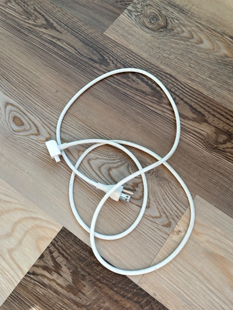 Lot Electronics Cables ~ Cords ~ Adapters