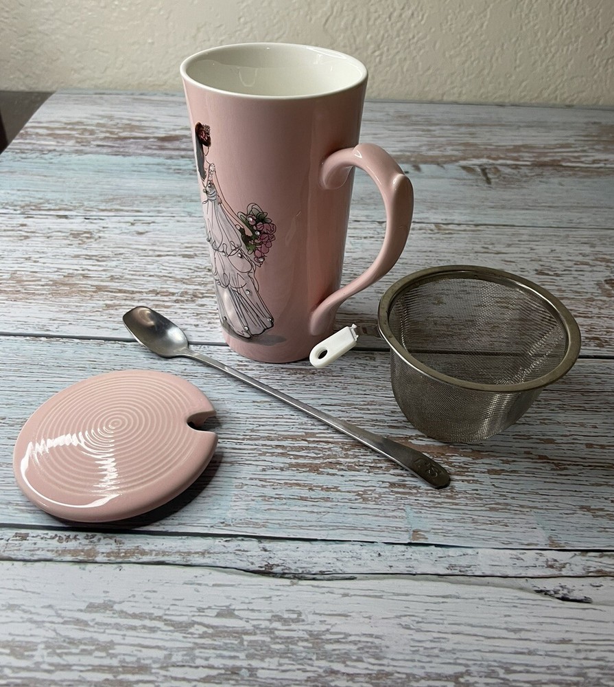 4 piece Tea Cup Infuser, Spoon and Strainer