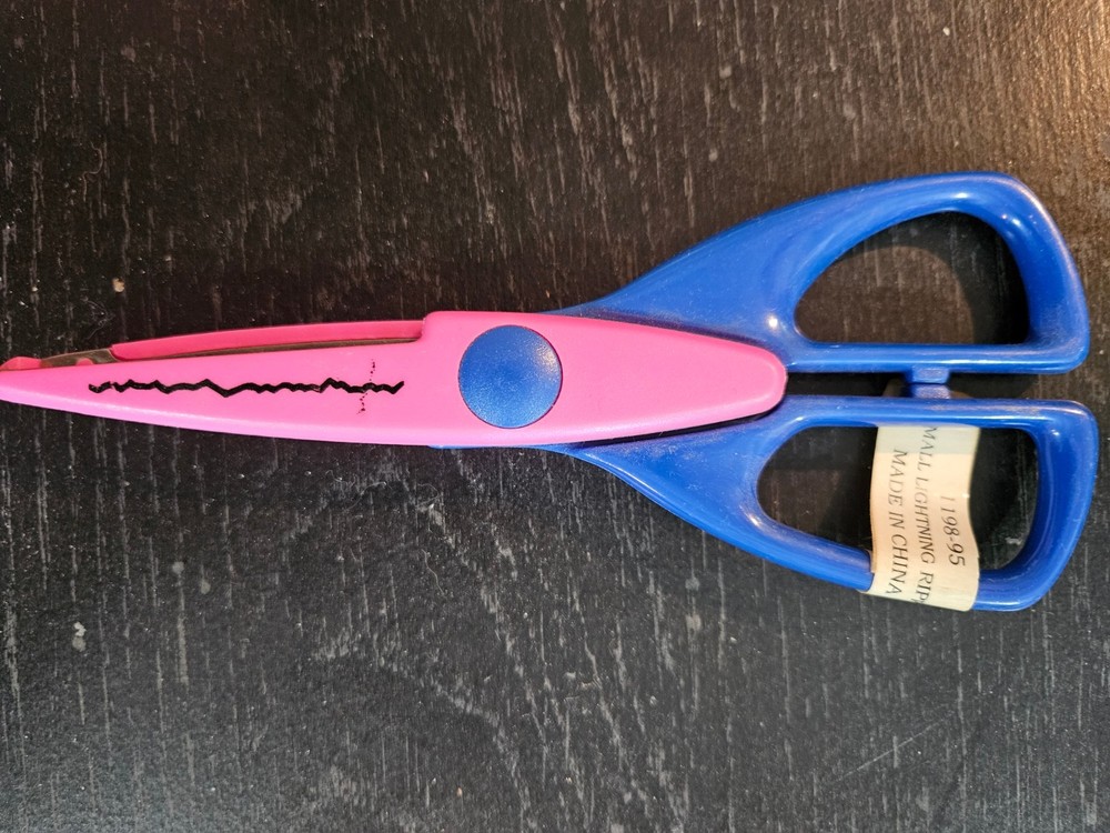 Decorative Edge Scissors for Scrapbooking