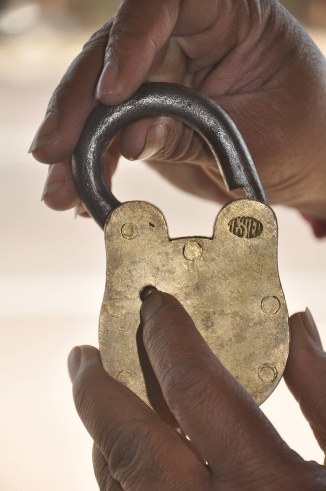 Vintage Brass Fine Quality Handcrafted 4 Levers Solid Padlock