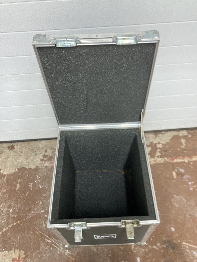 MPO Large Black Durable Flight & Road Style Trunk Case