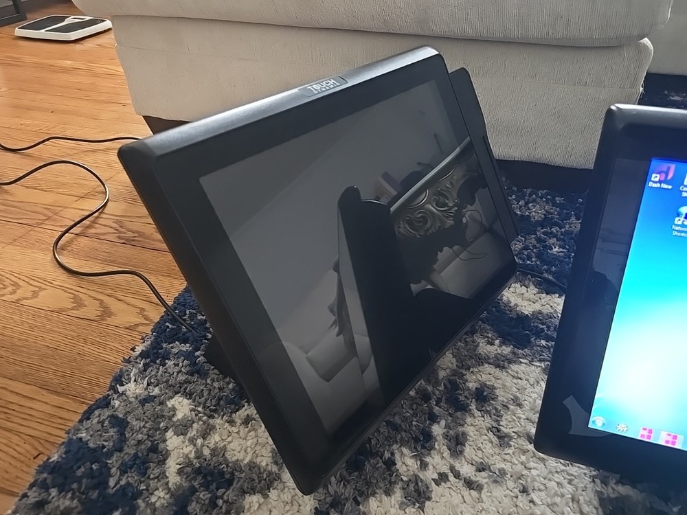 Touch Dynamic Pulse J1900 POS Windows 7 W/ Touchscreen And Card Reader