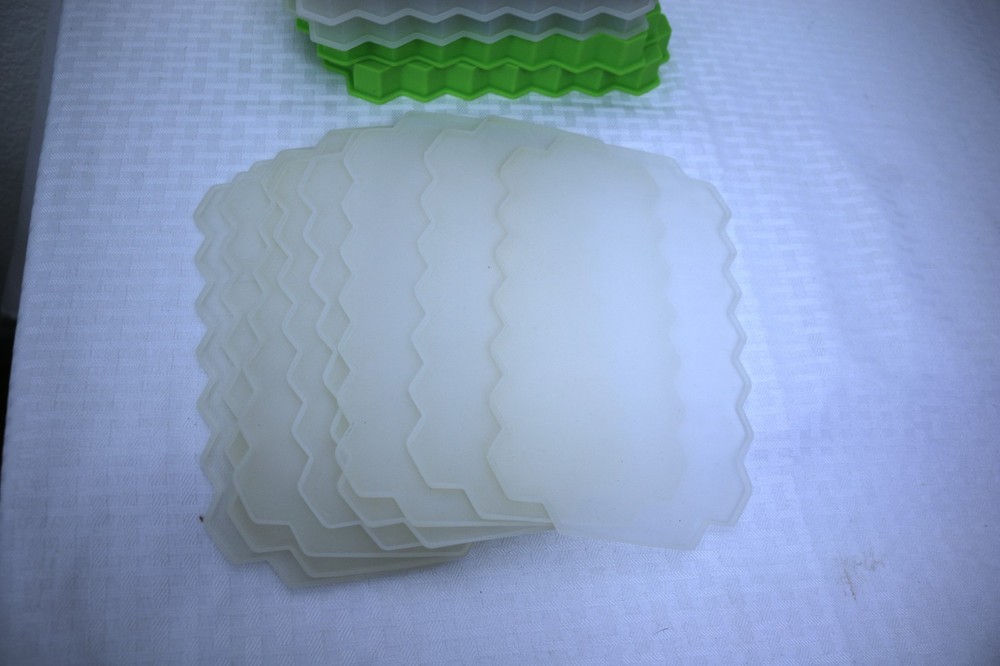 8 Pack Silicone Ice Cube Molds, MOLAREPI Ice Cube Trays with Lids Flexible
