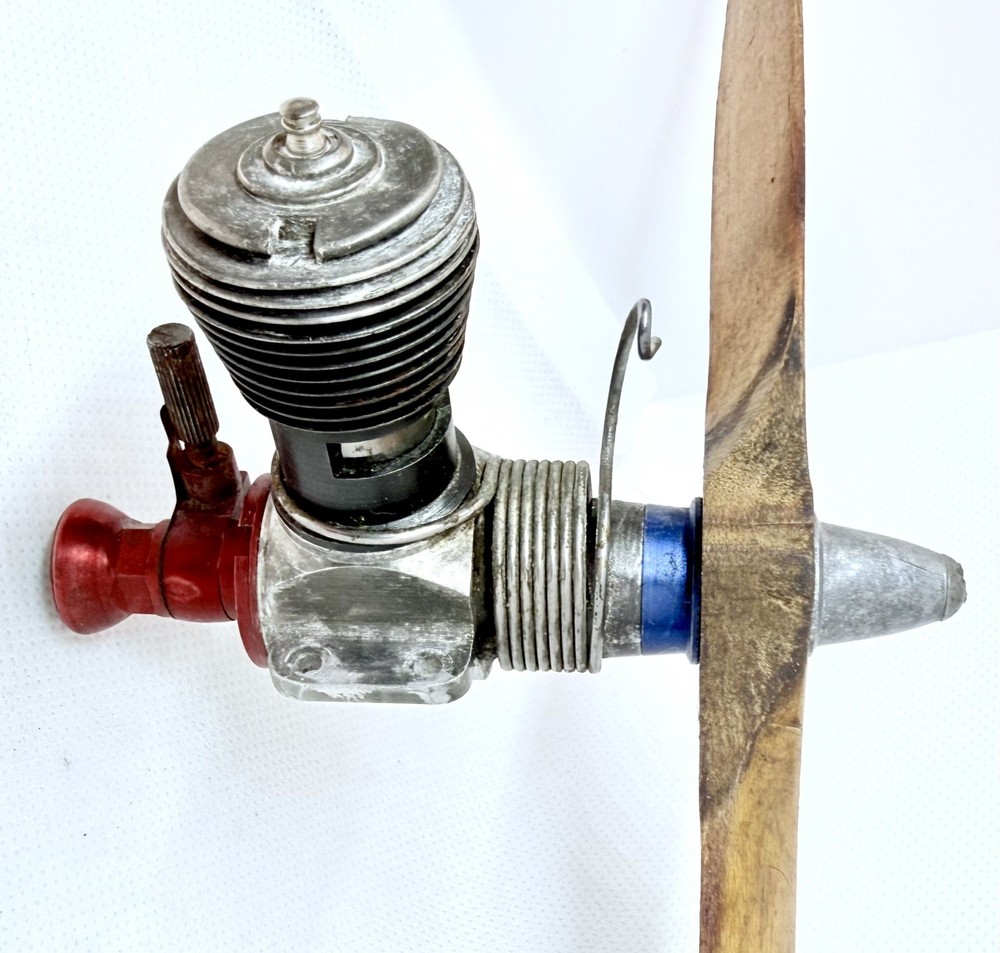 Vintage Cox .15 RC Engine with propeller / low hours