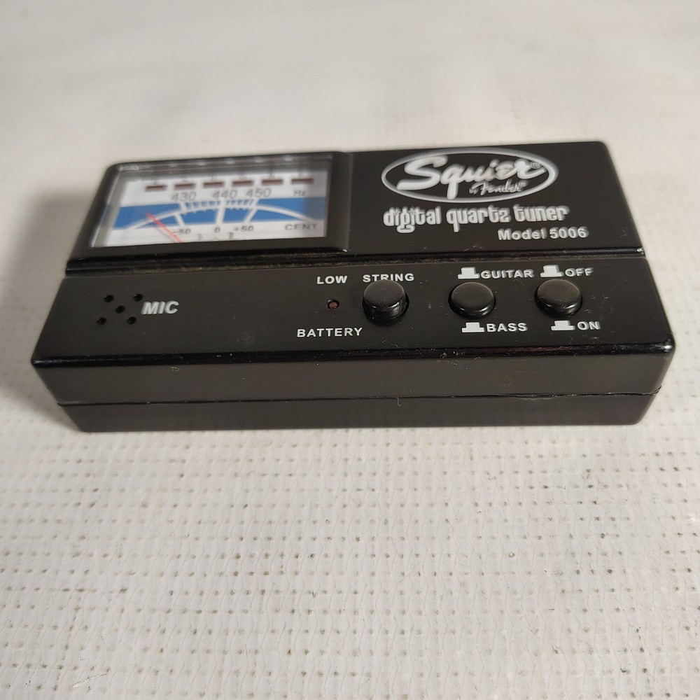 Fender Squier - Digital Quartz Guitar Tuner - Model 5006