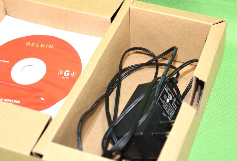 Belkin WIRELESS ROUTER w Instructions and Original Box