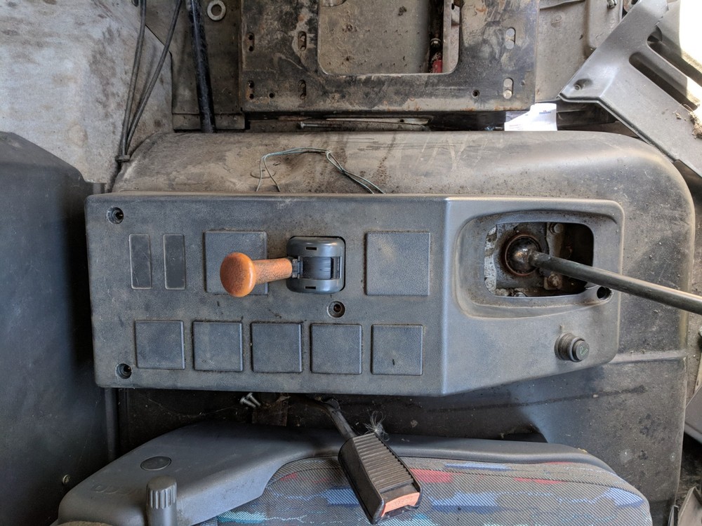 CENTRAL TRIM - REMOVED FROM LHD 75E