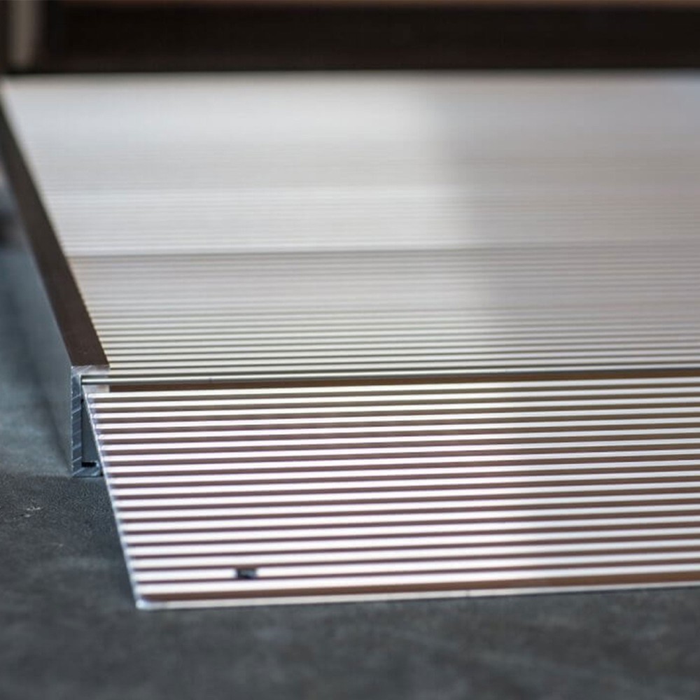 EZ-ACCESS TRANSITIONS 36” Self Supporting Aluminum Angled Entry Ramp (Open Box)