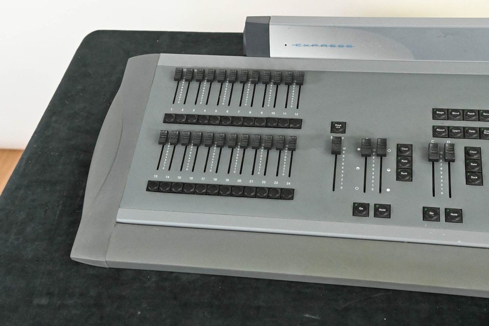 ETC Express 250 Lighting Control Console (NO POWER SUPPLY) CG01LWT