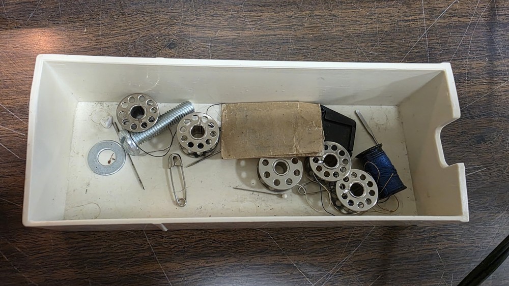 Montgomery Ward UHT J1954 Sewing Machine