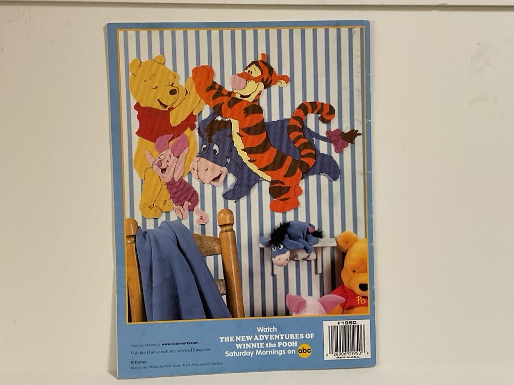 Leisure Arts Pooh Wall Decor Plastic Canvas Chart Pattern Book