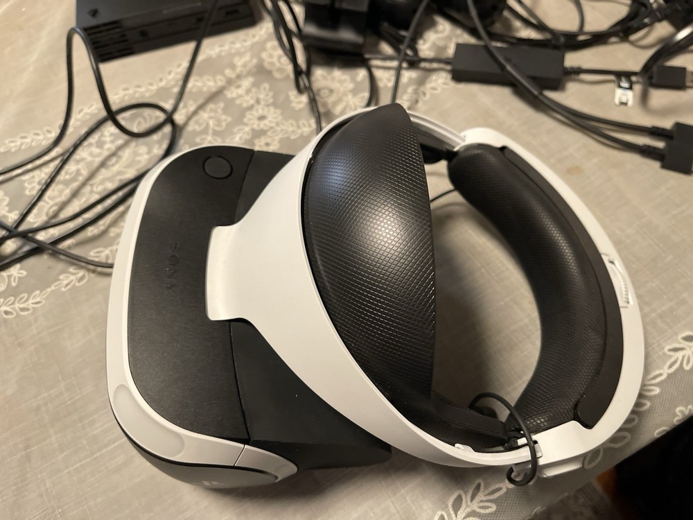 Sony PlayStation 4 PS4 Virtual Reality VR Headset Bundle White CUH-ZVR2 Working
