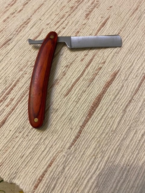 Straight Razor NEVER SHARPENED WELL BUILT /Great Buy