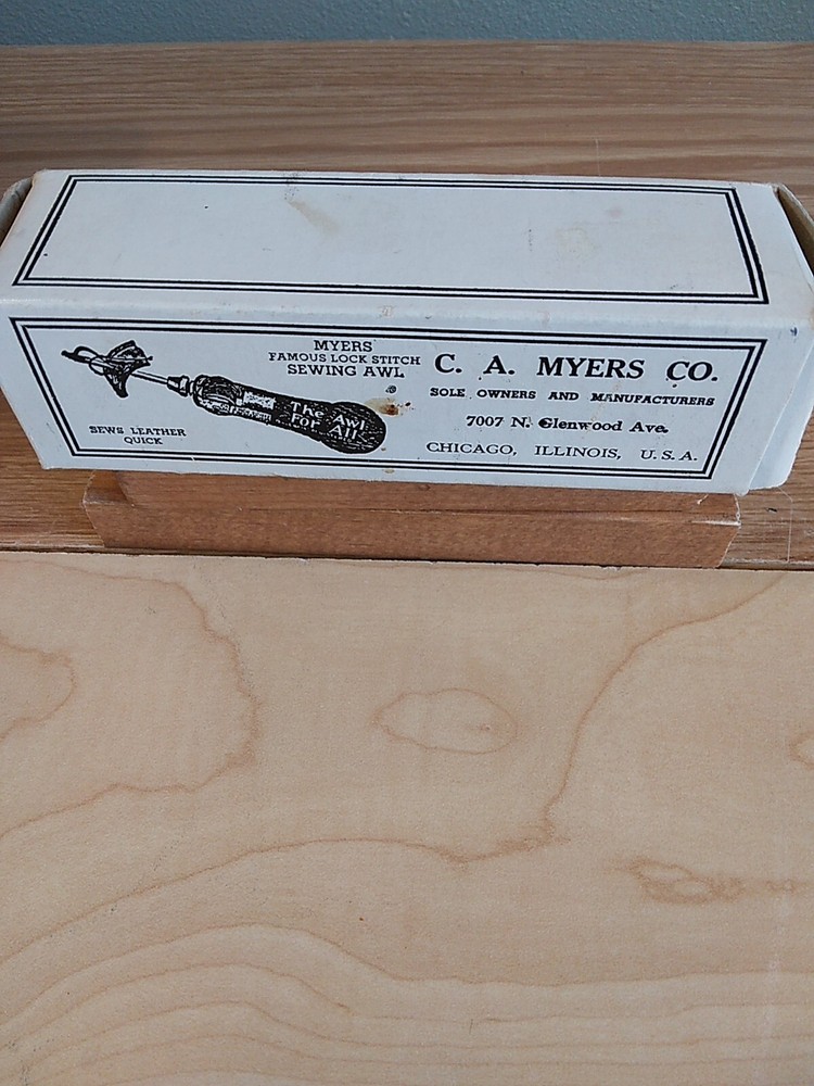 Vintage Plastic Sewing Caddy-Handle & Magnetic Needle Holder Loaded W/Accessory