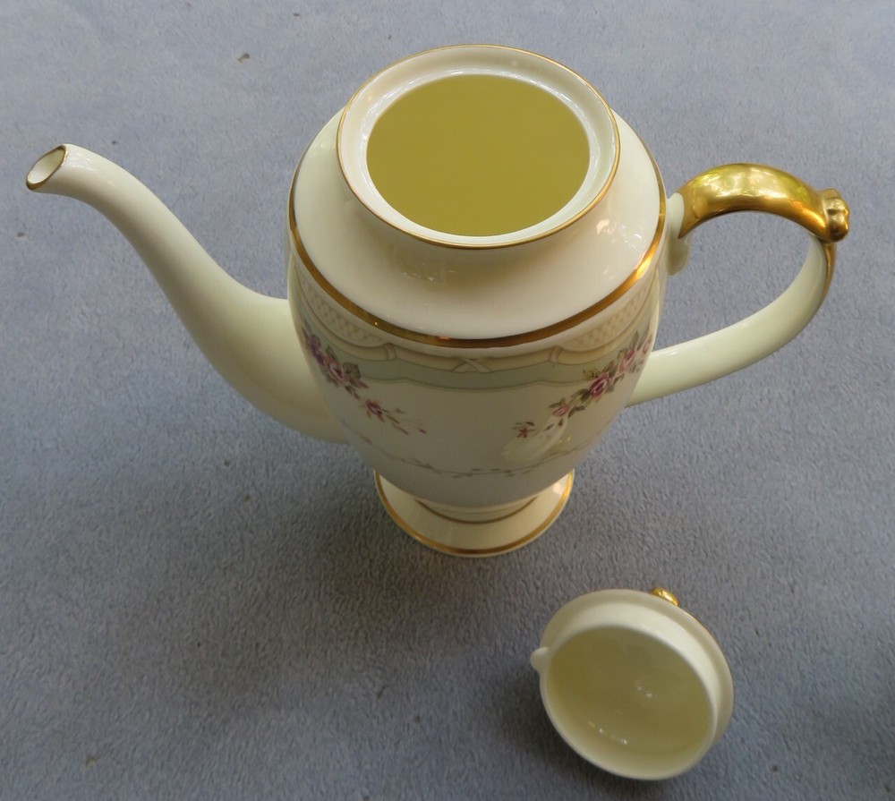 Pfaltzgraff Claridge Coffee Server Pot Pitcher