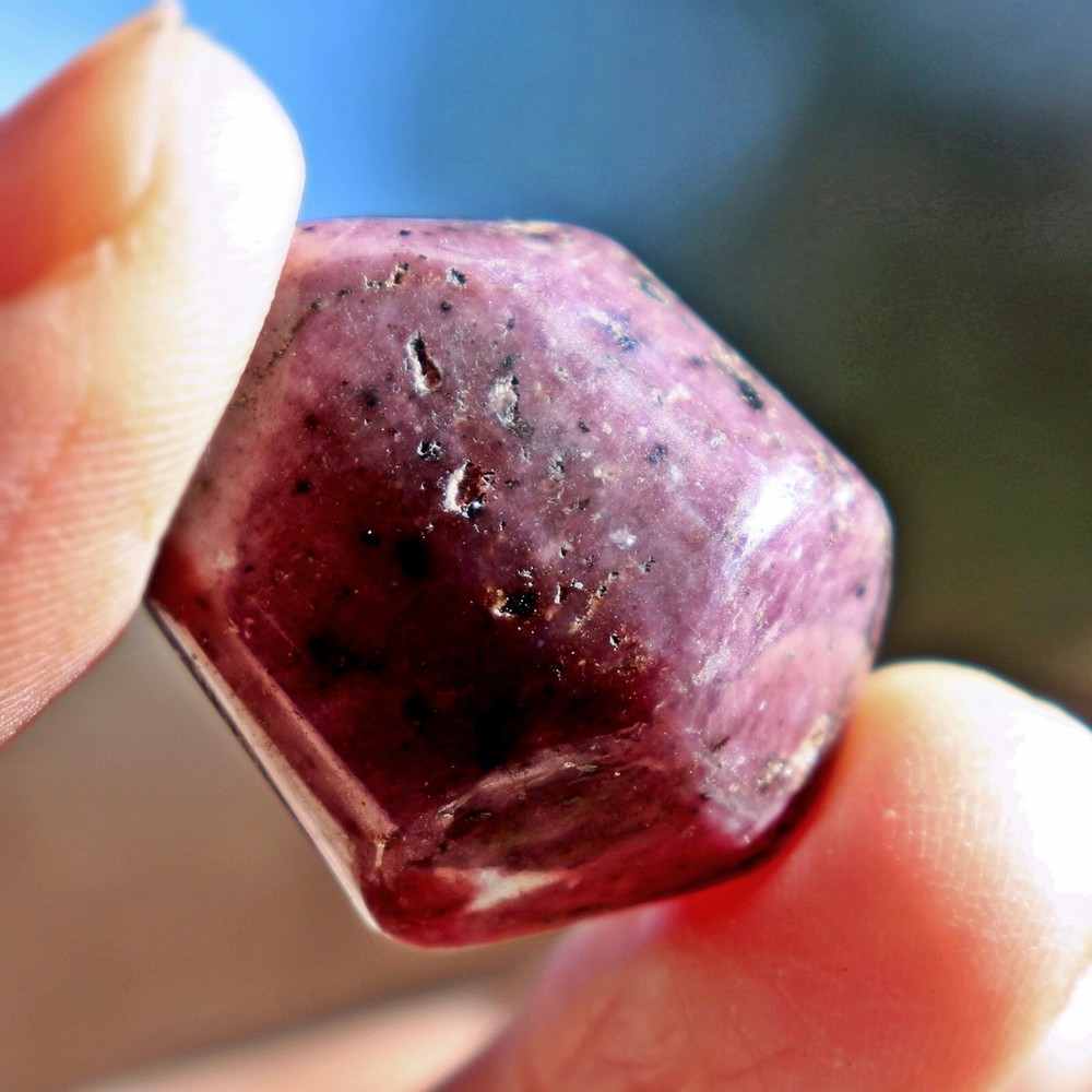 Tumbled Stone: Ruby, Red Corundum from India (RUB45)