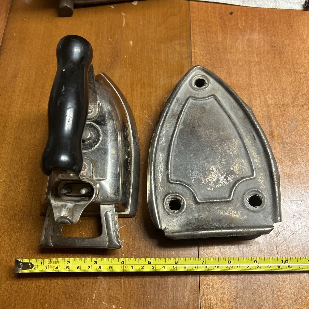 VINTAGE Westinghouse Automatic Iron with base!