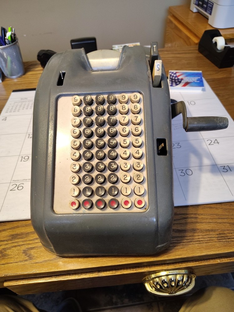 Smith & Corona Hand Crank Adding Machine, Vintage model