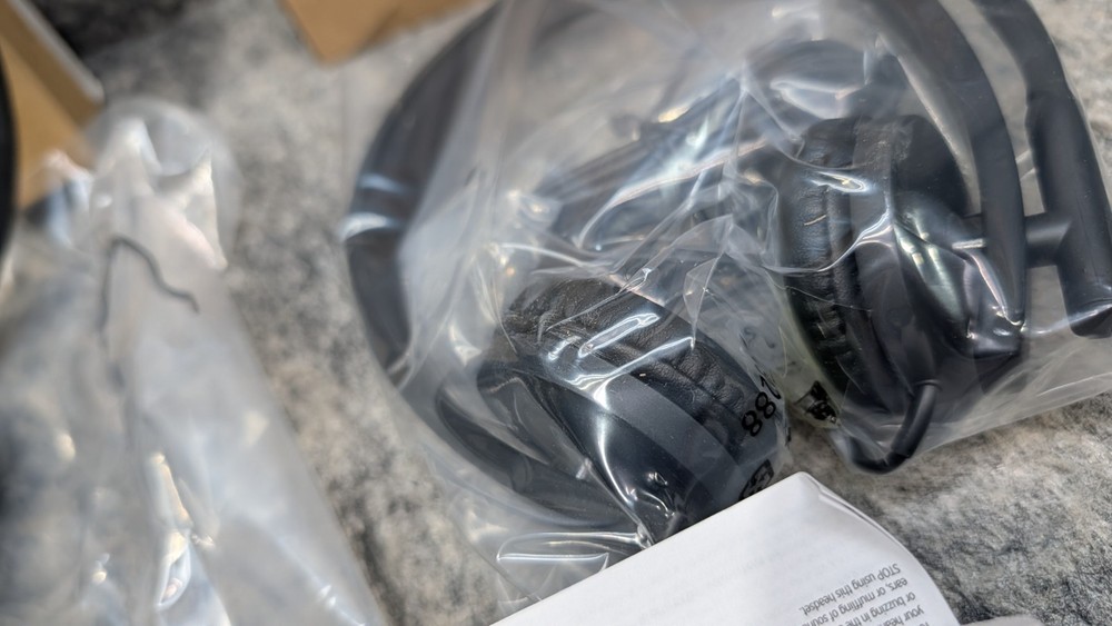 2 x Logitech H570e USB Stereo Headset - Black 🔥New/Open Box🔥