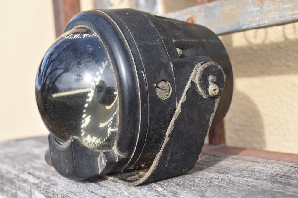 VINTAGE DANFORTH / WHITE CORSAIR SHIP / SAILBOAT COMPASS