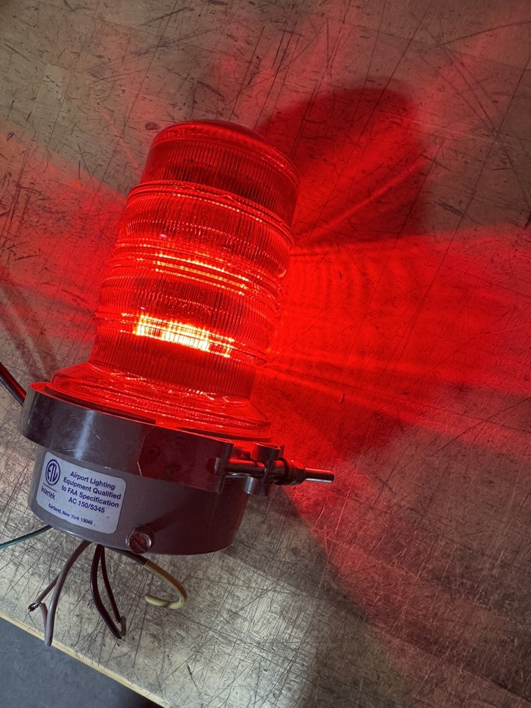 Dialight Obstruction L-810 Light (860-1R02-001)