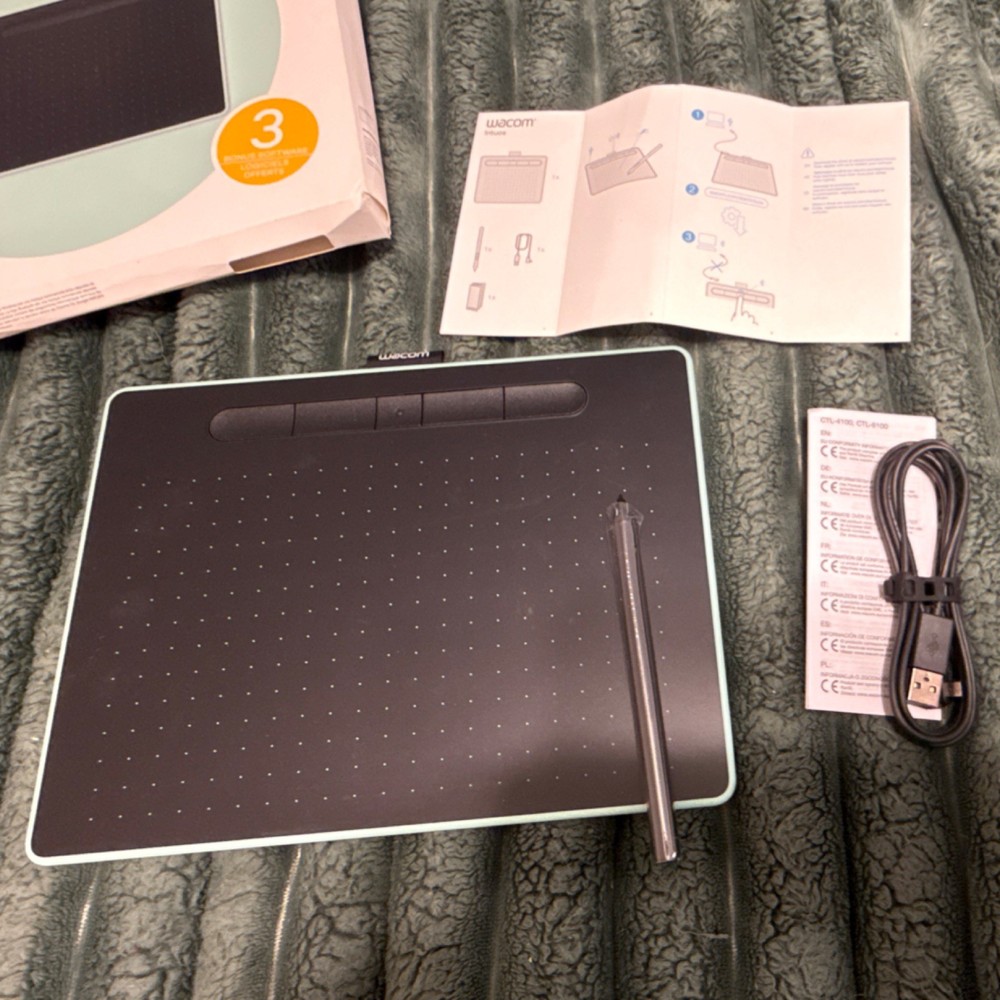 Wacom Intuos Graphics Tablet CTL6100WLK0 CTL6100WLE0 Pen USB Bluetooth