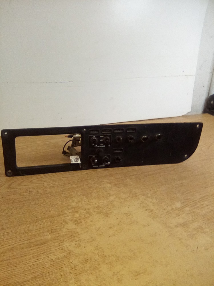 Peterbilt 17-04241-2D00 Dash Switch Panel