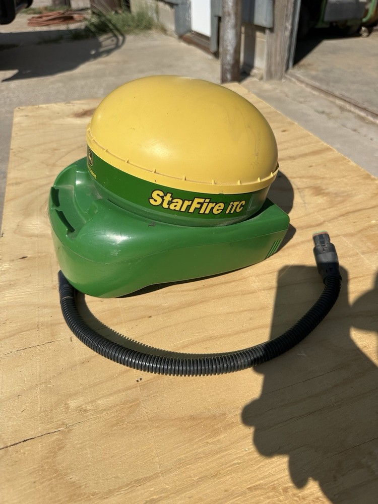 John Deere Starfire ITC GPS Globe Receiver