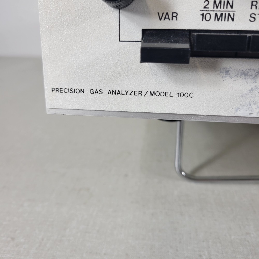 BROKEN UTI Instruments Precision Gas Analyzer 100C Control Unit Kickstand