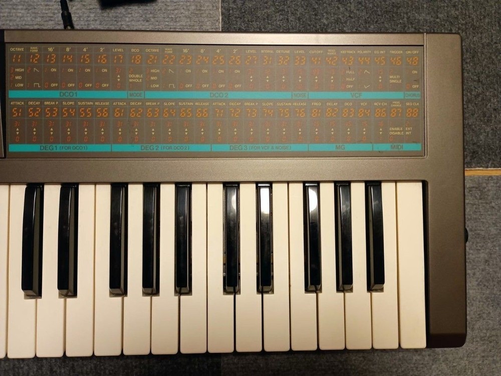 KORG POLY-800 Programmable Polyphonic Synthesizer Keyboard TESTED